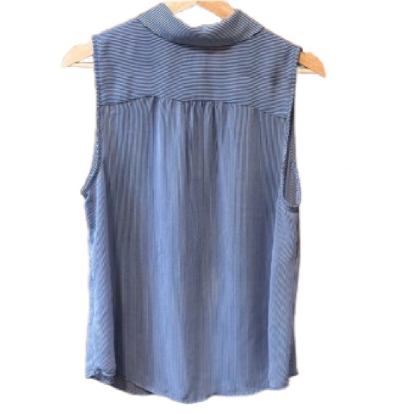 Light Blue Sleeveless Button Down Shirt with Dress Shirt Collar A new day XL - Picture 4 of 5